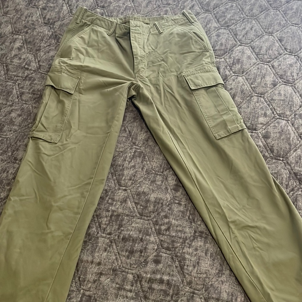 Men’s green cargo pants